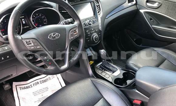 Buy Used Hyundai Santa Fe White Car in Brazzaville in Municipality of Brazzaville Buy Used Hyundai Santa Fe White Car in Brazzaville in Municipality of Brazzaville