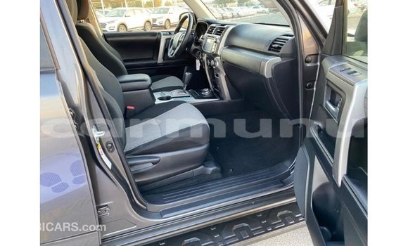 Buy Import Toyota HiAce Other Truck in Import - Dubai in Region of Bouenza Buy Import Toyota HiAce Other Truck in Import - Dubai in Region of Bouenza