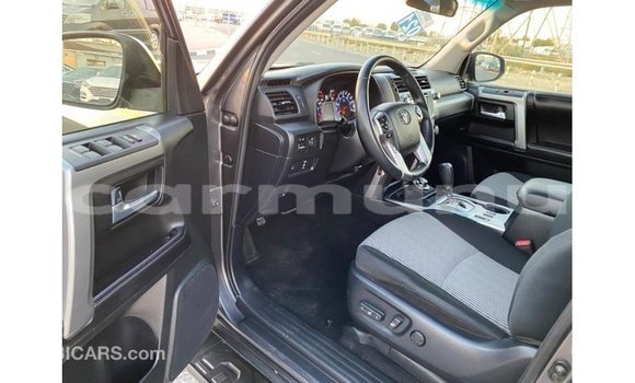 Buy Import Toyota HiAce Other Truck in Import - Dubai in Region of Bouenza Buy Import Toyota HiAce Other Truck in Import - Dubai in Region of Bouenza