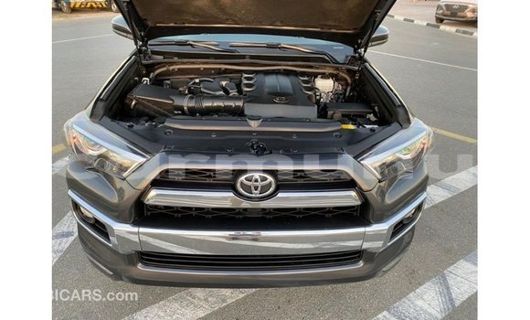 Buy Import Toyota HiAce Other Truck in Import - Dubai in Region of Bouenza Buy Import Toyota HiAce Other Truck in Import - Dubai in Region of Bouenza