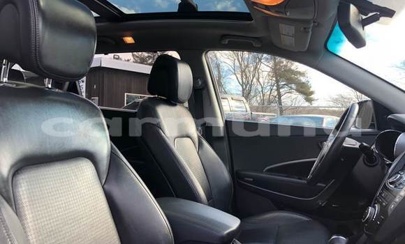 Buy Used Hyundai Santa Fe White Car in Brazzaville in Municipality of Brazzaville Buy Used Hyundai Santa Fe White Car in Brazzaville in Municipality of Brazzaville