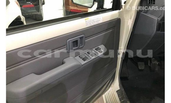 Buy Import Toyota Land Cruiser White Car in Import - Dubai in Region of Bouenza Buy Import Toyota Land Cruiser White Car in Import - Dubai in Region of Bouenza