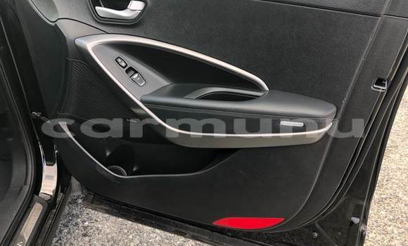 Buy Used Hyundai Santa Fe White Car in Brazzaville in Municipality of Brazzaville Buy Used Hyundai Santa Fe White Car in Brazzaville in Municipality of Brazzaville