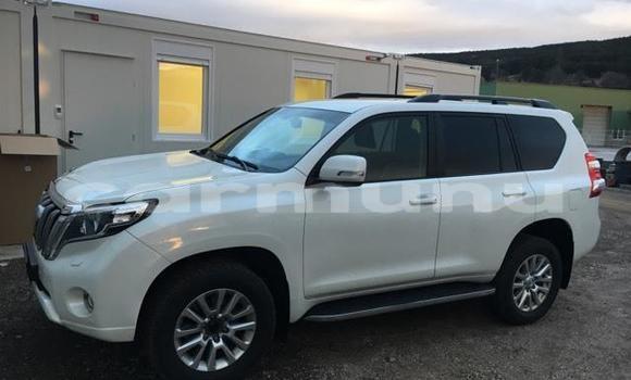 Buy Used Toyota Land Cruiser Green Car in Brazzaville in Municipality of Brazzaville Buy Used Toyota Land Cruiser Green Car in Brazzaville in Municipality of Brazzaville