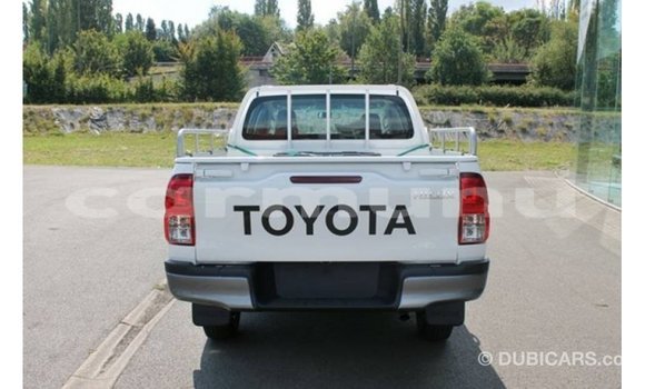 Buy Import Toyota Hilux White Car in Import - Dubai in Region of Bouenza Buy Import Toyota Hilux White Car in Import - Dubai in Region of Bouenza