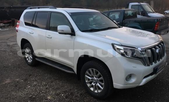 Buy Used Toyota Land Cruiser Green Car in Brazzaville in Municipality of Brazzaville Buy Used Toyota Land Cruiser Green Car in Brazzaville in Municipality of Brazzaville