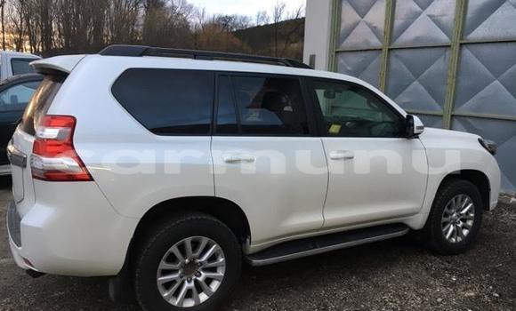Buy Used Toyota Land Cruiser Green Car in Brazzaville in Municipality of Brazzaville Buy Used Toyota Land Cruiser Green Car in Brazzaville in Municipality of Brazzaville