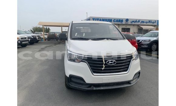 Buy Import Hyundai Cargo White Car in Import - Dubai in Region of Bouenza Buy Import Hyundai Cargo White Car in Import - Dubai in Region of Bouenza