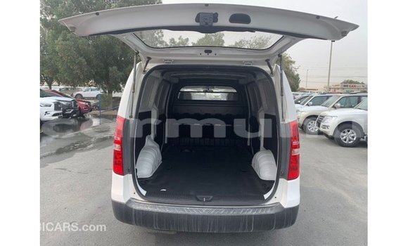 Buy Import Hyundai Cargo White Car in Import - Dubai in Region of Bouenza Buy Import Hyundai Cargo White Car in Import - Dubai in Region of Bouenza