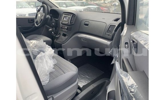Buy Import Hyundai Cargo White Car in Import - Dubai in Region of Bouenza Buy Import Hyundai Cargo White Car in Import - Dubai in Region of Bouenza
