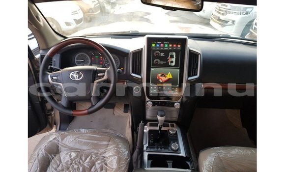 Buy Import Toyota Land Cruiser Other Car in Import - Dubai in Region of Bouenza Buy Import Toyota Land Cruiser Other Car in Import - Dubai in Region of Bouenza