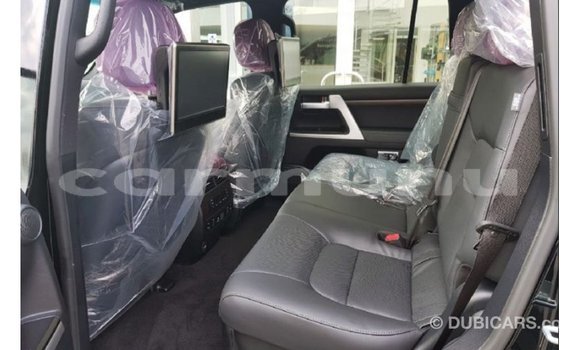 Buy Import Toyota Land Cruiser Black Car in Import - Dubai in Region of Bouenza Buy Import Toyota Land Cruiser Black Car in Import - Dubai in Region of Bouenza