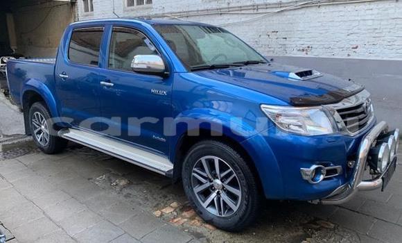 Buy Used Toyota Hilux Blue Car in Brazzaville in Municipality of Brazzaville Buy Used Toyota Hilux Blue Car in Brazzaville in Municipality of Brazzaville