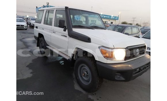 Buy Import Toyota Land Cruiser White Car in Import - Dubai in Region of Bouenza Buy Import Toyota Land Cruiser White Car in Import - Dubai in Region of Bouenza