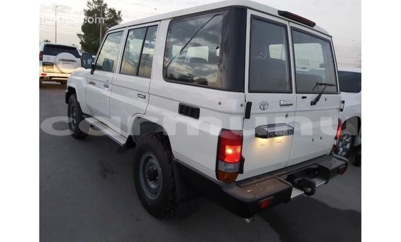 Buy Import Toyota Land Cruiser White Car in Import - Dubai in Region of Bouenza Buy Import Toyota Land Cruiser White Car in Import - Dubai in Region of Bouenza