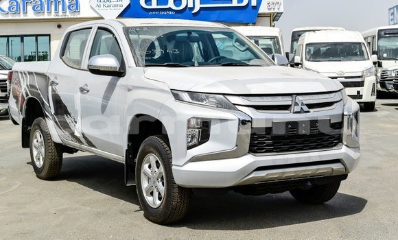 Acheter Import Voiture Mitsubishi L200 Blanc à Import - Dubai, Région de la Bouenza Acheter Import Voiture Mitsubishi L200 Blanc à Import - Dubai, Région de la Bouenza