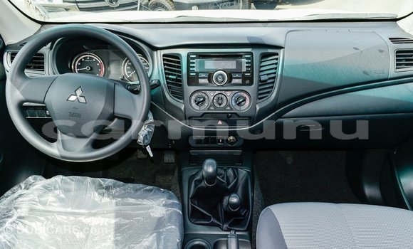 Acheter Import Voiture Mitsubishi L200 Blanc à Import - Dubai, Région de la Bouenza Acheter Import Voiture Mitsubishi L200 Blanc à Import - Dubai, Région de la Bouenza