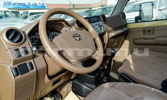 Acheter Import Voiture Toyota Land Cruiser Beige à Import - Dubai, Région de la Bouenza Acheter Import Voiture Toyota Land Cruiser Beige à Import - Dubai, Région de la Bouenza