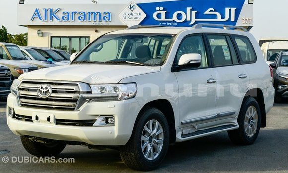 Acheter Import Voiture Toyota Land Cruiser Blanc à Import - Dubai, Région de la Bouenza Acheter Import Voiture Toyota Land Cruiser Blanc à Import - Dubai, Région de la Bouenza