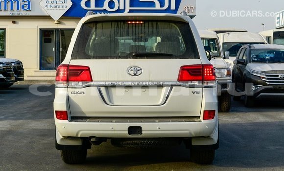 Acheter Import Voiture Toyota Land Cruiser Blanc à Import - Dubai, Région de la Bouenza Acheter Import Voiture Toyota Land Cruiser Blanc à Import - Dubai, Région de la Bouenza