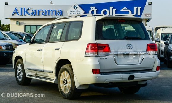 Acheter Import Voiture Toyota Land Cruiser Blanc à Import - Dubai, Région de la Bouenza Acheter Import Voiture Toyota Land Cruiser Blanc à Import - Dubai, Région de la Bouenza