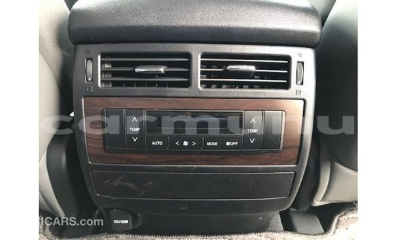 Buy Import Toyota Land Cruiser White Car in Import - Dubai in Region of Bouenza Buy Import Toyota Land Cruiser White Car in Import - Dubai in Region of Bouenza