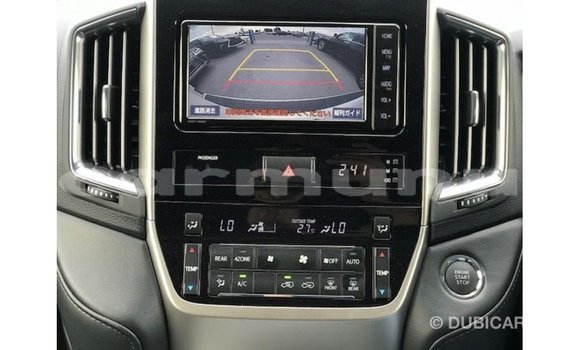 Buy Import Toyota Land Cruiser White Car in Import - Dubai in Region of Bouenza Buy Import Toyota Land Cruiser White Car in Import - Dubai in Region of Bouenza