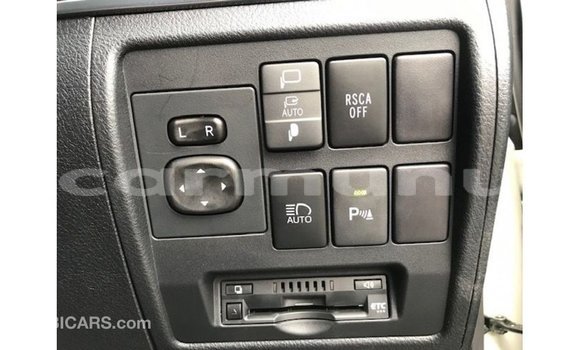 Buy Import Toyota Land Cruiser White Car in Import - Dubai in Region of Bouenza Buy Import Toyota Land Cruiser White Car in Import - Dubai in Region of Bouenza