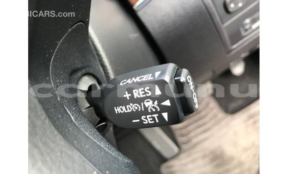 Buy Import Toyota Land Cruiser White Car in Import - Dubai in Region of Bouenza Buy Import Toyota Land Cruiser White Car in Import - Dubai in Region of Bouenza