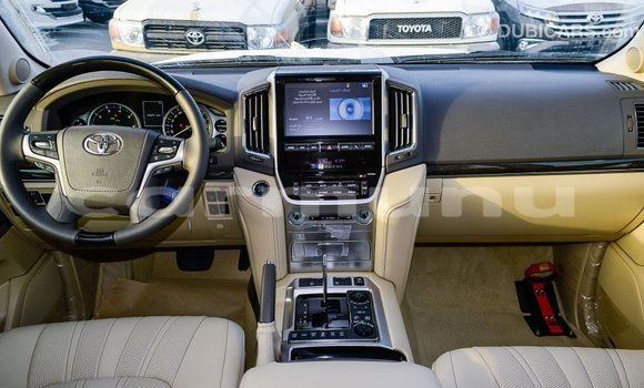 Acheter Import Voiture Toyota Land Cruiser Noir à Import - Dubai, Région de la Bouenza Acheter Import Voiture Toyota Land Cruiser Noir à Import - Dubai, Région de la Bouenza