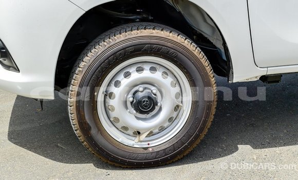 Acheter Import Voiture Toyota Hilux Blanc à Import - Dubai, Région de la Bouenza Acheter Import Voiture Toyota Hilux Blanc à Import - Dubai, Région de la Bouenza