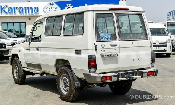Acheter Import Voiture Toyota Land Cruiser Blanc à Import - Dubai, Région de la Bouenza Acheter Import Voiture Toyota Land Cruiser Blanc à Import - Dubai, Région de la Bouenza