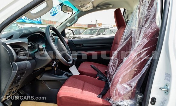 Acheter Import Voiture Toyota Hilux Blanc à Import - Dubai, Région de la Bouenza Acheter Import Voiture Toyota Hilux Blanc à Import - Dubai, Région de la Bouenza