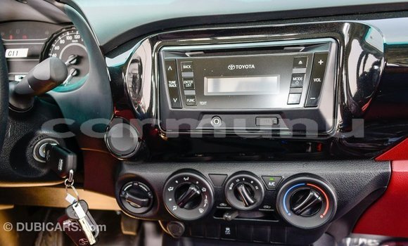 Acheter Import Voiture Toyota Hilux Blanc à Import - Dubai, Région de la Bouenza Acheter Import Voiture Toyota Hilux Blanc à Import - Dubai, Région de la Bouenza