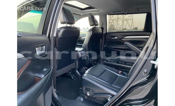 Buy Import Toyota Highlander Black Car in Import - Dubai in Region of Bouenza Buy Import Toyota Highlander Black Car in Import - Dubai in Region of Bouenza