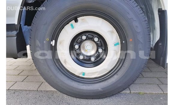 Buy Import Toyota Hiace White Car in Import - Dubai in Region of Bouenza Buy Import Toyota Hiace White Car in Import - Dubai in Region of Bouenza