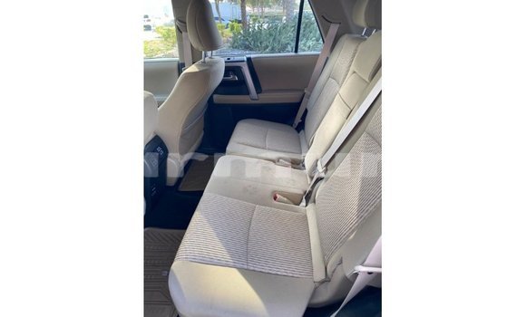 Buy Import Toyota HiAce White Truck in Import - Dubai in Region of Bouenza Buy Import Toyota HiAce White Truck in Import - Dubai in Region of Bouenza