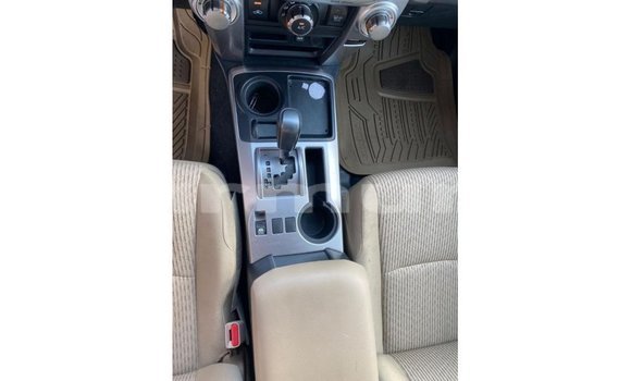 Buy Import Toyota HiAce White Truck in Import - Dubai in Region of Bouenza Buy Import Toyota HiAce White Truck in Import - Dubai in Region of Bouenza