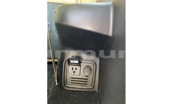 Buy Import Toyota HiAce White Truck in Import - Dubai in Region of Bouenza Buy Import Toyota HiAce White Truck in Import - Dubai in Region of Bouenza