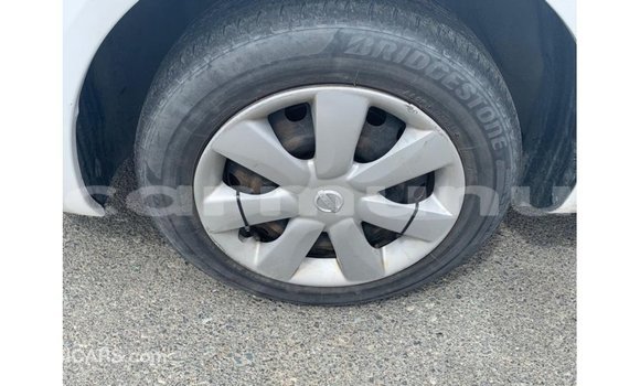 Acheter Import Voiture Nissan Sunny Blanc à Import - Dubai, Région de la Bouenza Acheter Import Voiture Nissan Sunny Blanc à Import - Dubai, Région de la Bouenza