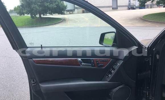 Buy Used Mercedes-Benz C-klasse Beige Car in Brazzaville in Municipality of Brazzaville Buy Used Mercedes-Benz C-klasse Beige Car in Brazzaville in Municipality of Brazzaville