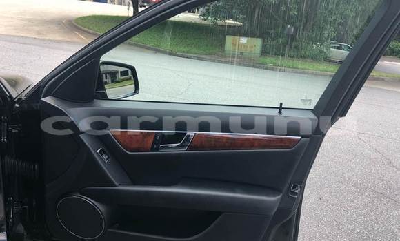 Buy Used Mercedes-Benz C-klasse Beige Car in Brazzaville in Municipality of Brazzaville Buy Used Mercedes-Benz C-klasse Beige Car in Brazzaville in Municipality of Brazzaville
