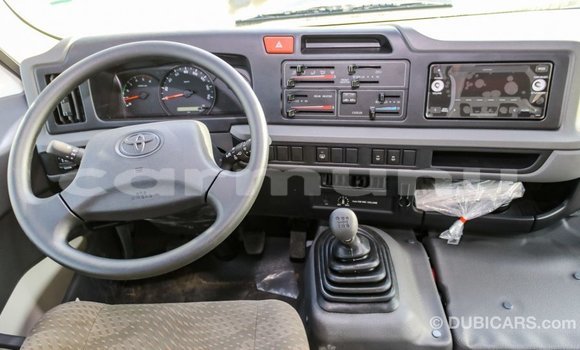 Acheter Import Voiture Toyota Coaster Blanc à Import - Dubai, Région de la Bouenza Acheter Import Voiture Toyota Coaster Blanc à Import - Dubai, Région de la Bouenza