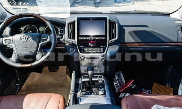 Buy Import Toyota Land Cruiser Black Car in Import - Dubai in Region of Bouenza Buy Import Toyota Land Cruiser Black Car in Import - Dubai in Region of Bouenza