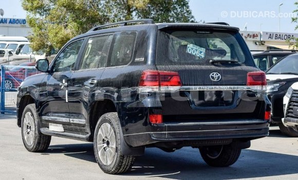 Buy Import Toyota Land Cruiser Black Car in Import - Dubai in Region of Bouenza Buy Import Toyota Land Cruiser Black Car in Import - Dubai in Region of Bouenza