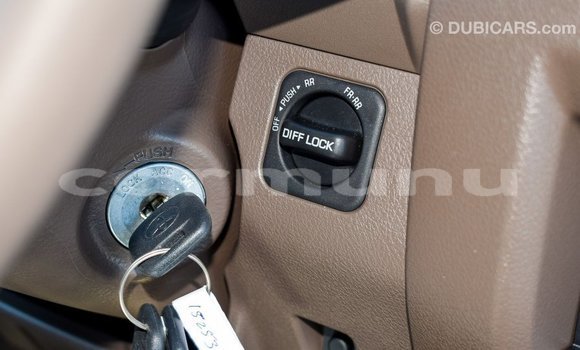 Acheter Import Voiture Toyota Land Cruiser Beige à Import - Dubai, Région de la Bouenza Acheter Import Voiture Toyota Land Cruiser Beige à Import - Dubai, Région de la Bouenza