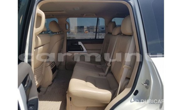 Buy Import Toyota Land Cruiser White Car in Import - Dubai in Region of Bouenza Buy Import Toyota Land Cruiser White Car in Import - Dubai in Region of Bouenza