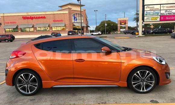 Acheter Occasion Voiture Hyundai Veloster Beige à Brazzaville, Commune de Brazzaville