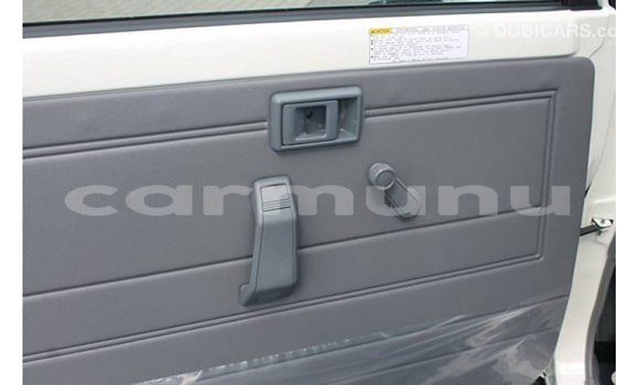 Buy Import Toyota Land Cruiser White Car in Import - Dubai in Region of Bouenza Buy Import Toyota Land Cruiser White Car in Import - Dubai in Region of Bouenza