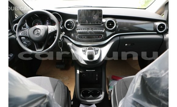 Buy Import Mercedes-Benz 250 Black Car in Import - Dubai in Region of Bouenza Buy Import Mercedes-Benz 250 Black Car in Import - Dubai in Region of Bouenza